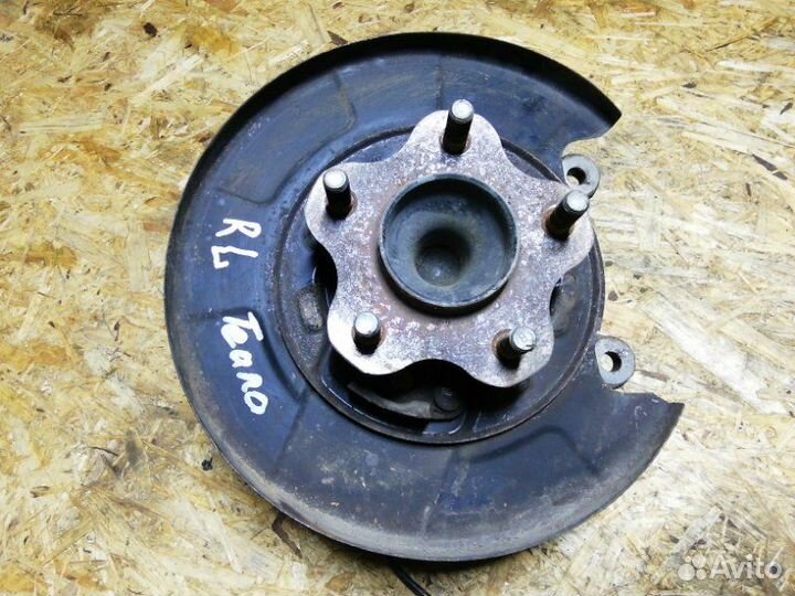 Кулак поворотный задний левый Nissan Teana L33