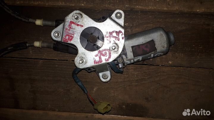 Стеклоподъемник электр. передний левый Nissan N-15