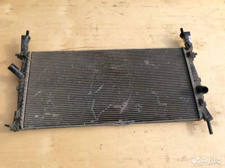 Радиатор охлаждения Ford Transit