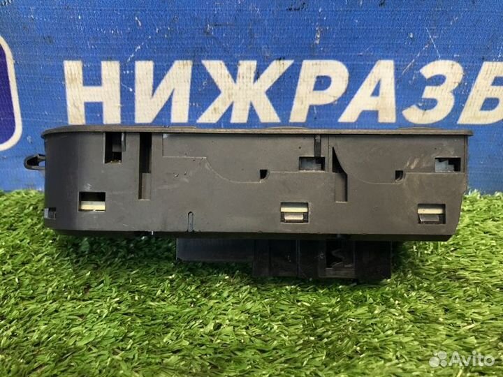 Блок управления стеклоподъемниками Opel Zafira B