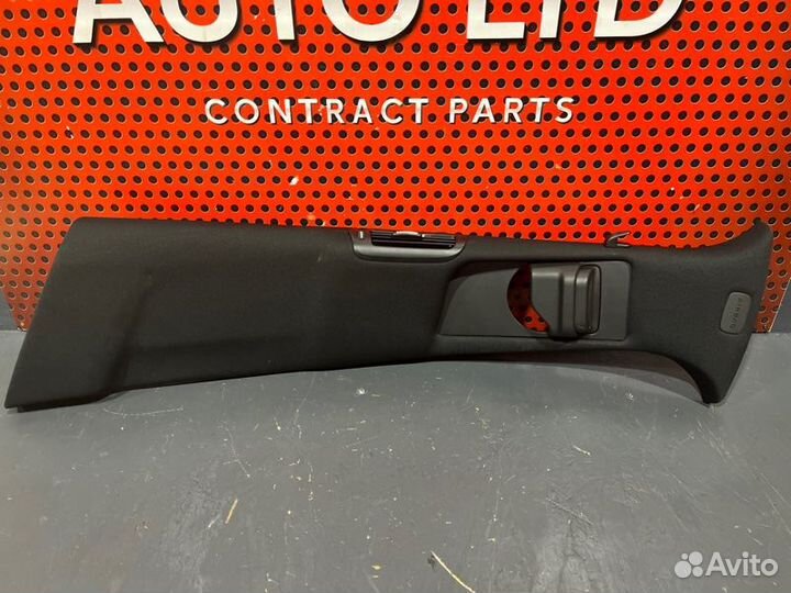 Обшивка стойки центральной левой Mercedes-Benz