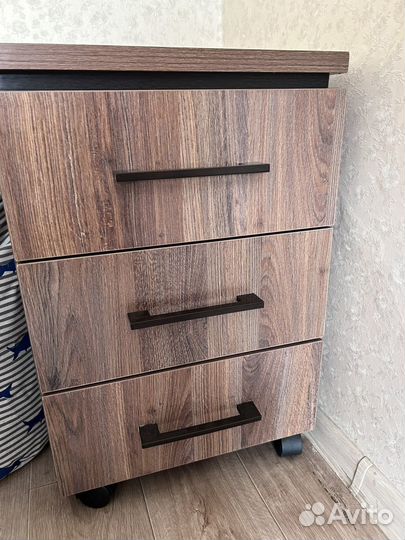 Тумба прикроватная