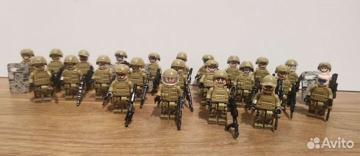 Lego солдитки спецназовцы песочные 24 штуки