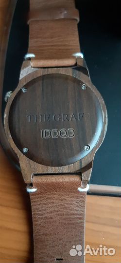 Часы из дерева The Graf iddqd.Полный комплект