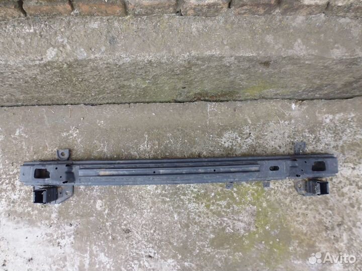 Хендай Санта Фе усилитель переднего бампера