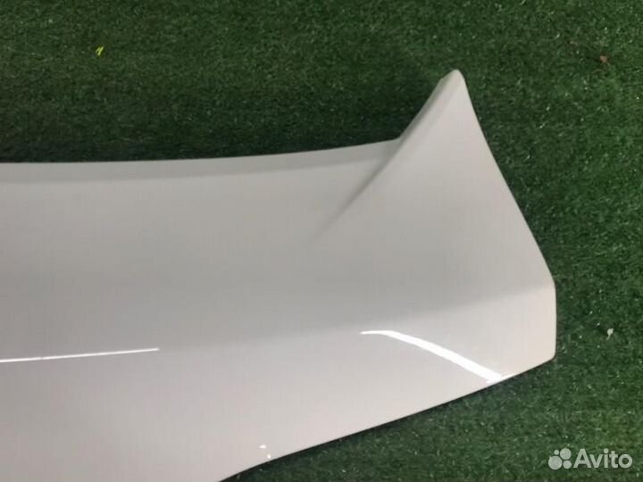 Спойлер крышки багажника Maserati Levante (2016-20