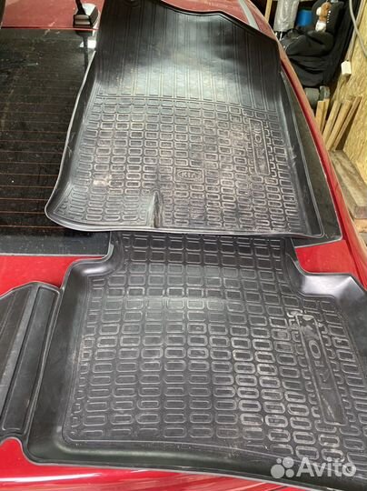 Автомобильные коврики резиновые