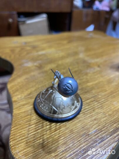 Декоративная настольная статуэтка(старинная)