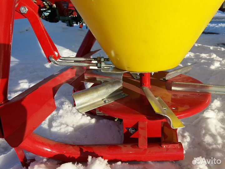 Разбрасыватель минеральных удобрений (рум)