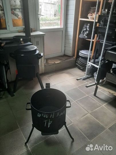 Печь на дровах на 16 литр чугунный казан