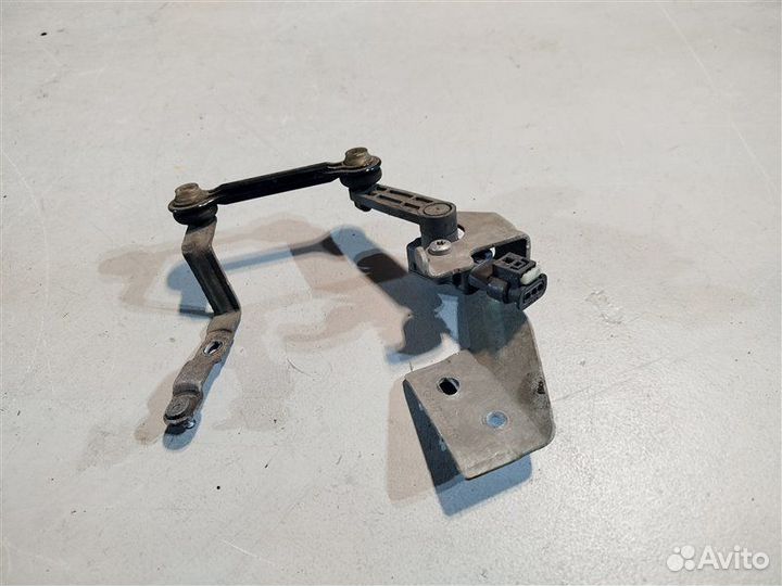 Датчик положения кузова задний Mercedes Cla-Class