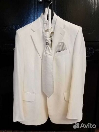 Свадебный костюм