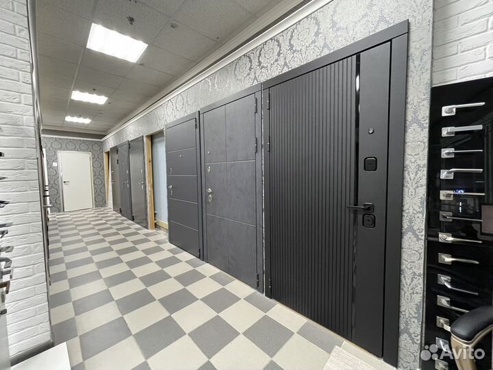 Дверь входная глухая