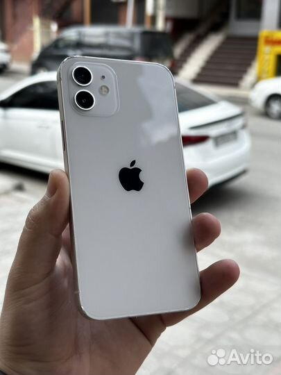 iPhone 12, 64 ГБ