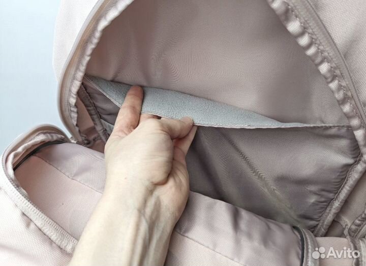 Рюкзак спортивный женский Under Armour 22л