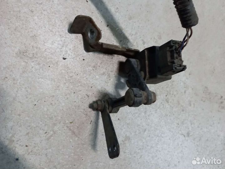 Датчик положения кузова задний Volvo XC90