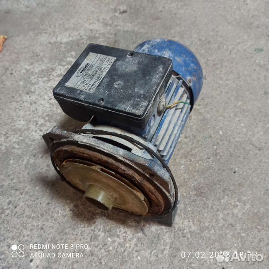 Электродвигатель 220в