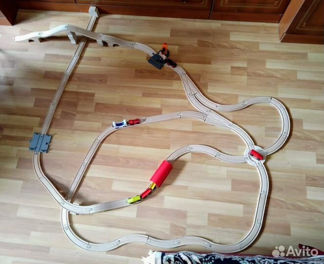 Деревянная железная дорога с поездами IKEA Brio