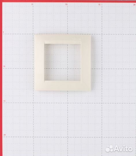 Рамка 1500610-031 одноместная универсальная слонов