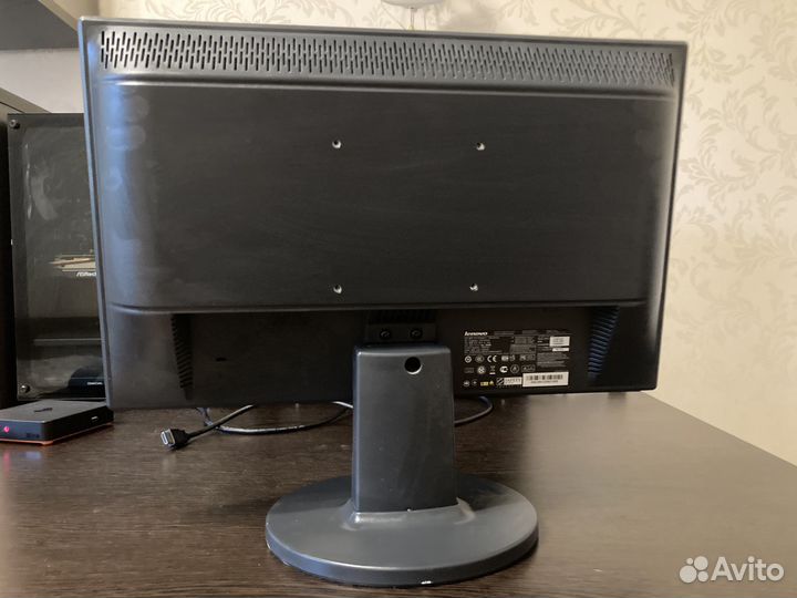 Монитор Lenovo 19 дюймов