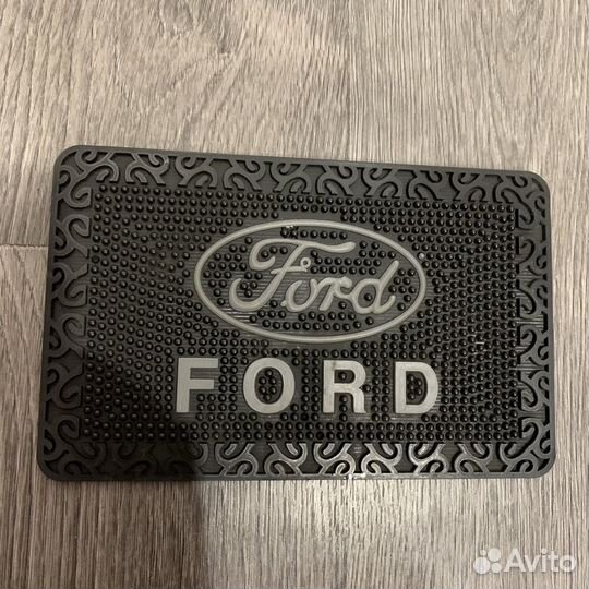 Коврик противоскользящий Автомобил