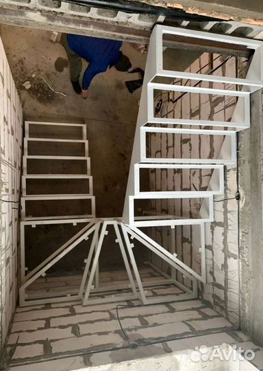 Лестница из листового металла