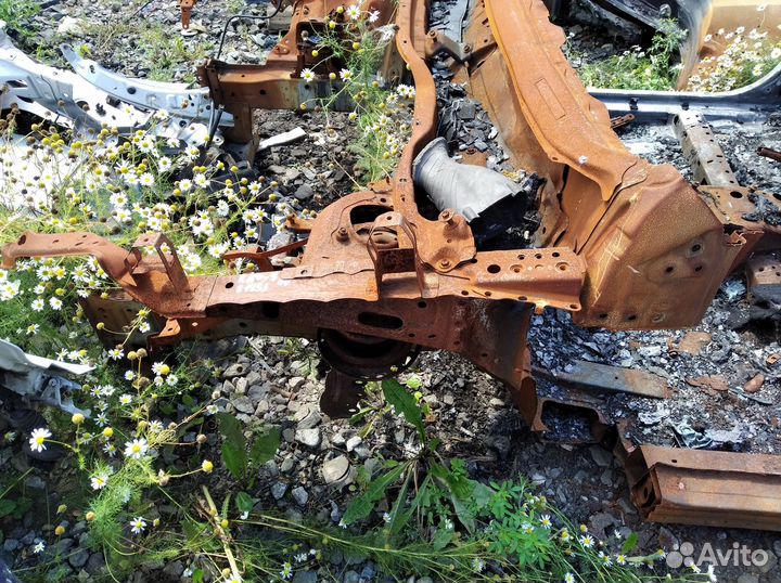 Порог лонжерон крыло Toyota Rav4 40 2012