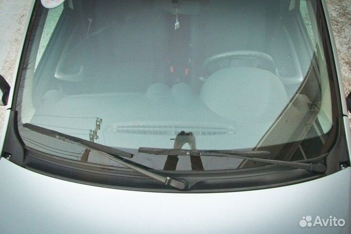 Накладка в проем стеклоочистителя (Жабо) Ларгус