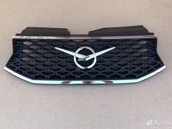 Решетка радиатора УАЗ 3163 с эмблемой (с 2017г)