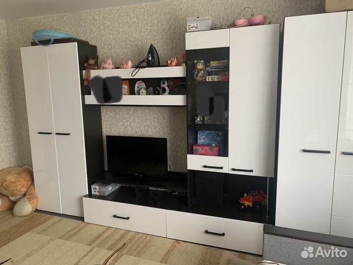 Стенка в гостиную