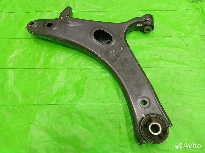 Рычаг передний правый на Subaru Forester SH5 2010г