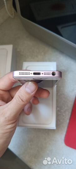 iPhone SE, 32 ГБ