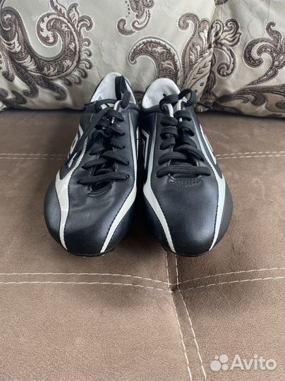 Футбольные бутсы Umbro