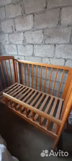 Кровать с маятником