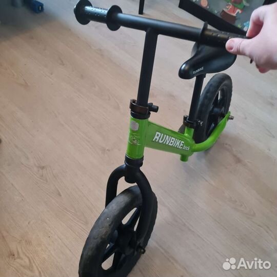 Беговел runbike салатовый бу