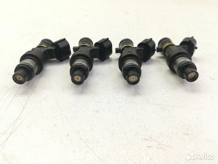 Форсунка топливная Nissan X-Trail NT31 MR20DE