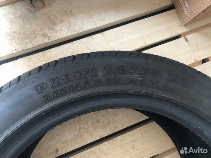 Pirelli P Zero Rosso 255/45 R18 99Y