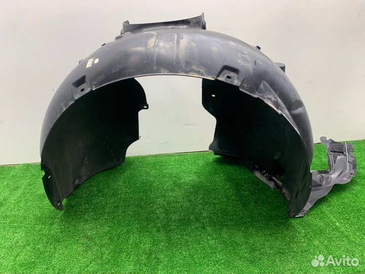 Подкрылок передний правый Skoda Octavia A7