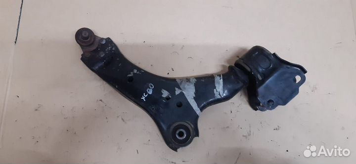 Вольво XC60 рычаг передний 31277525 31277526