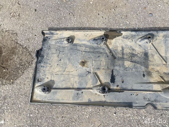 Защита днища передняя левая VW Passat B6