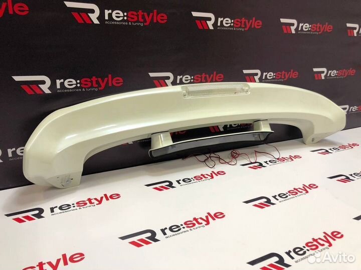 Спойлер Toyota Land Cruiser 100 Белый 070