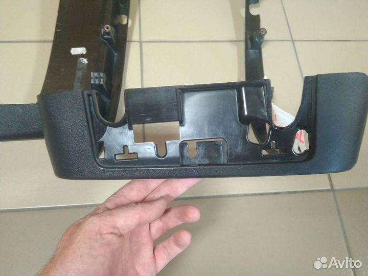 Scania 6 G-Serie Рамка фары левой