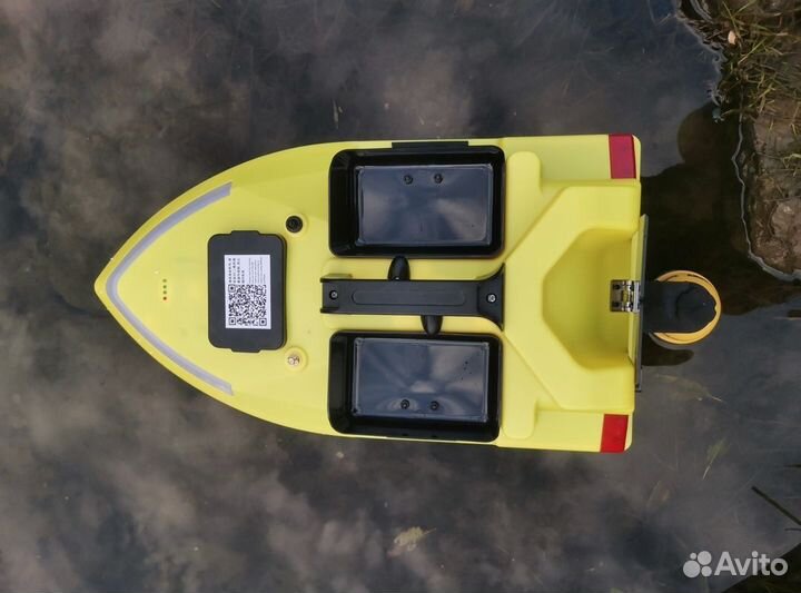 Прикормочный кораблик v020 с эхолотом