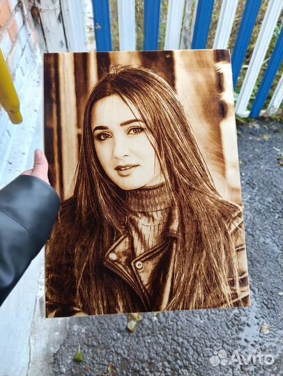 Портрет по фото на дереве Подарок