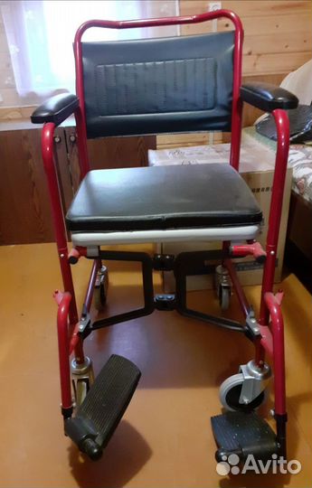 Инвалидное кресло - коляска, туалет