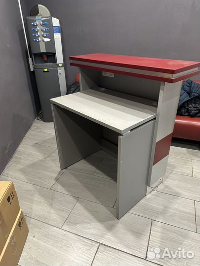 Стол трибуна