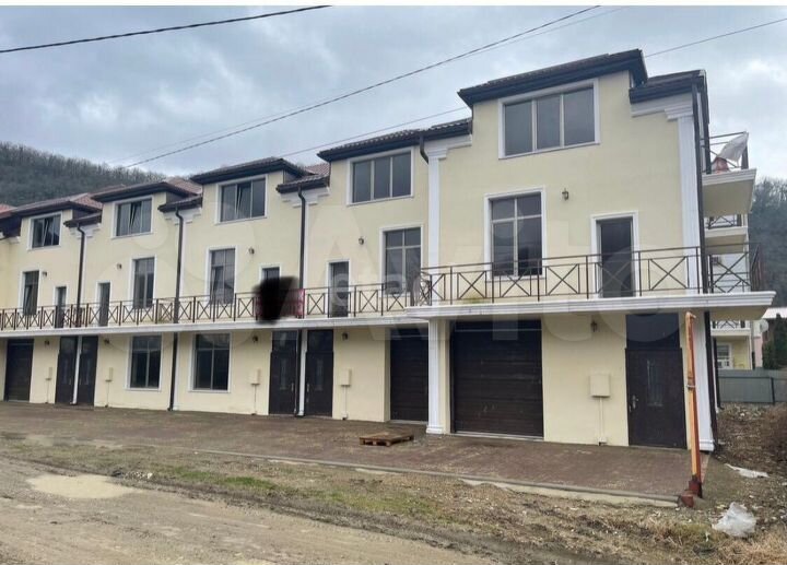 Таунхаус 180 м² на участке 1,5 сот.