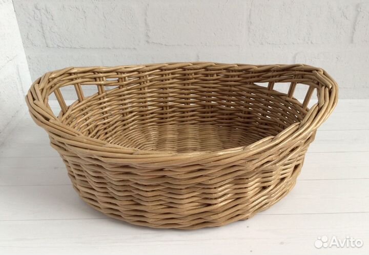 Корзина плетеная из бумажной лозы