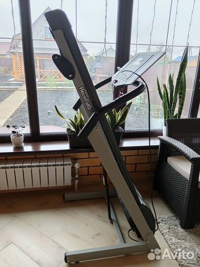 Электрическая беговая дорожка