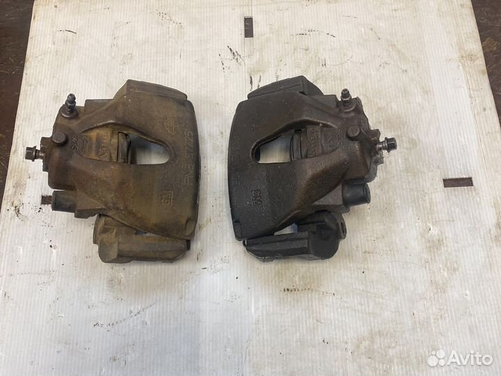 Суппорт передний Opel Astra h